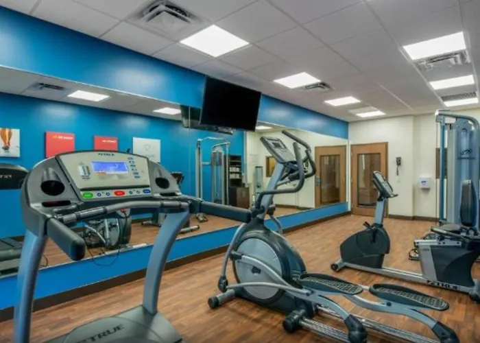 Comfort Suites Fort Lauderdale Airport & Cruise Port